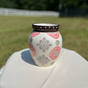 Grace’s Bakeware vase